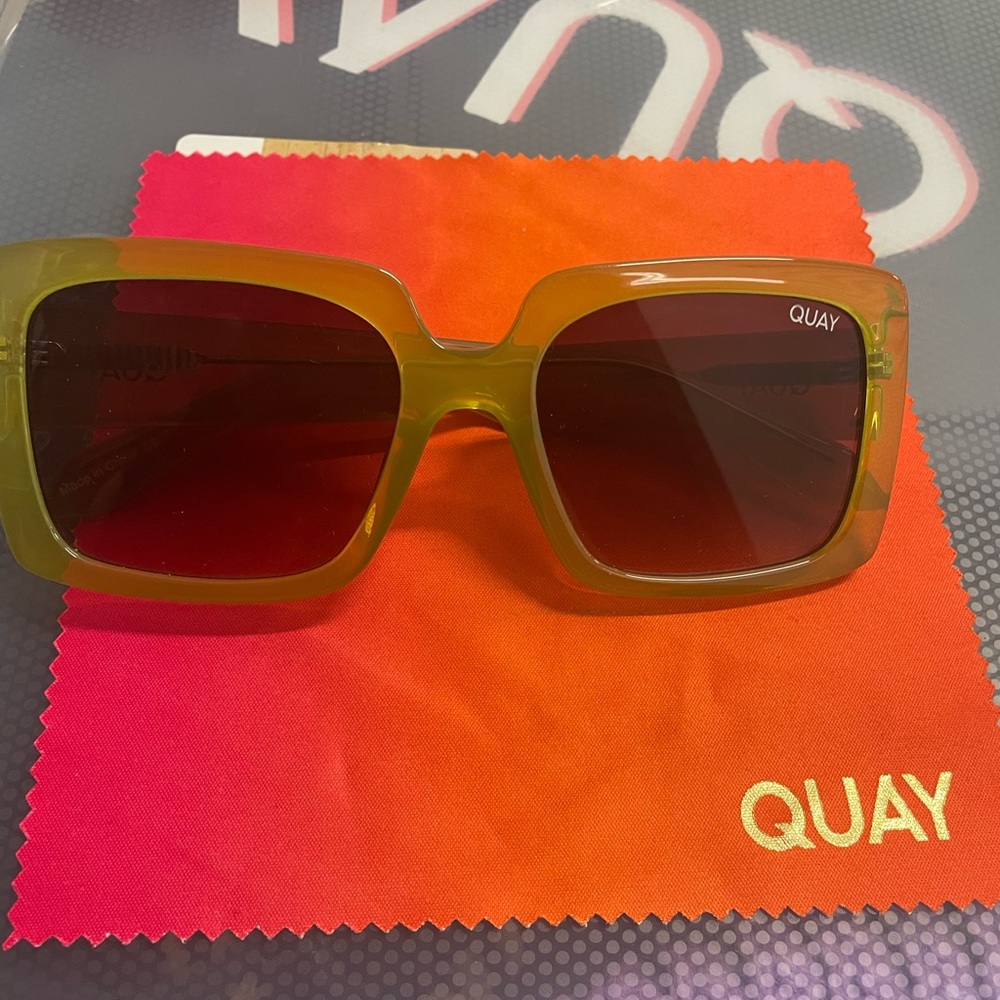 Quay Total Vibe Sunglassea